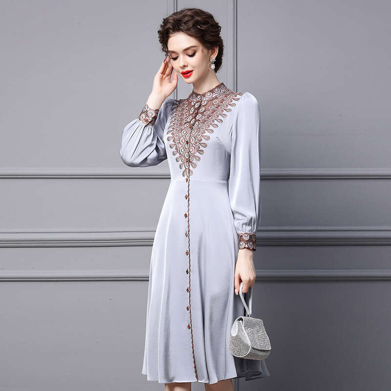 2024 autumn new dress pear shaped figure high-end embroidery slimming mid length A-line skirt