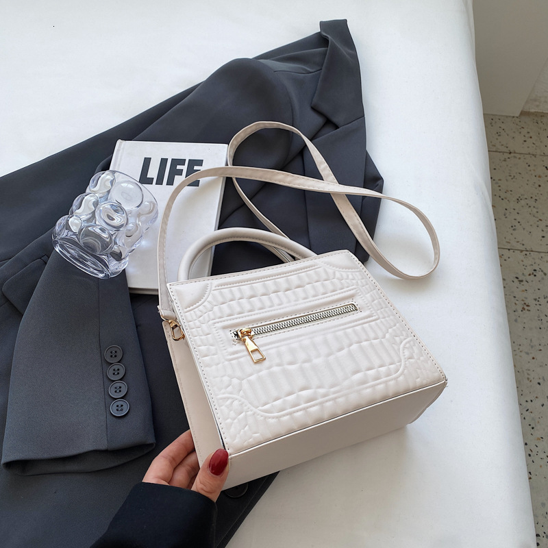 Casual Trendy Shoulder Handbag New Women's Korean Version Simple Crossbody Bag