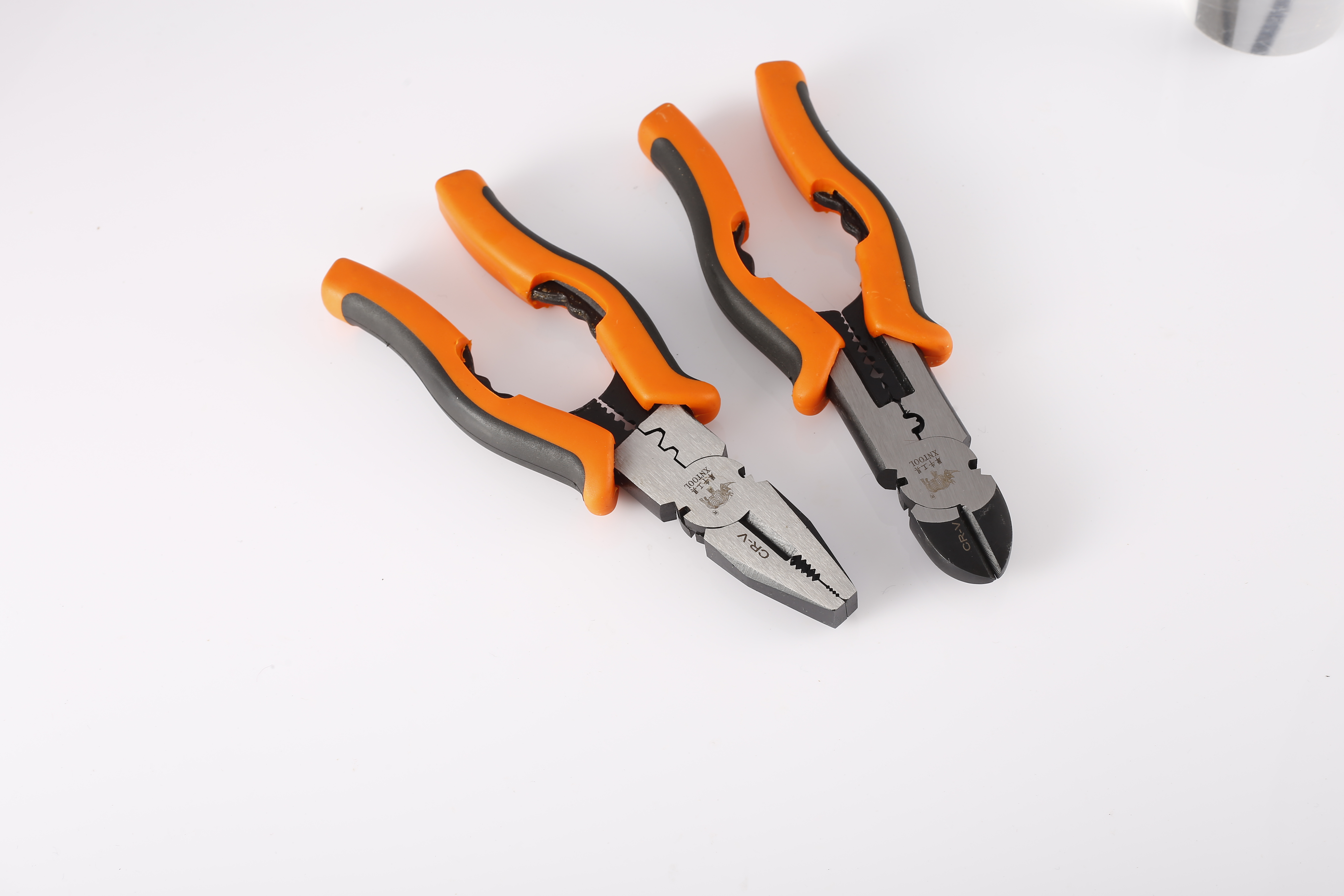 Multi functional 8-inch wire pliers with slanted mouth