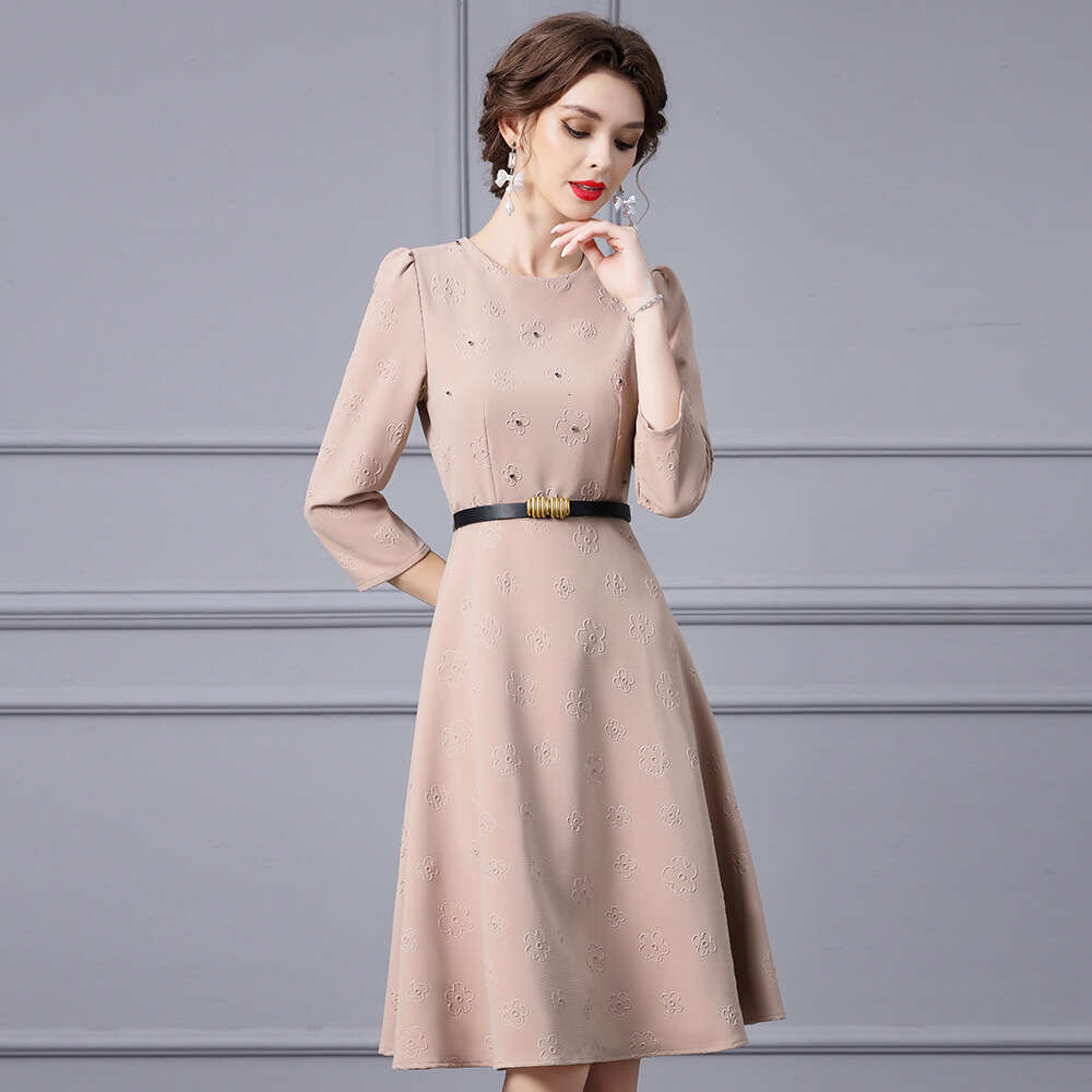 Smart and slimming A-line skirt 2024 new seven quarter sleeve exquisite jacquard high-end temperament dress autumn