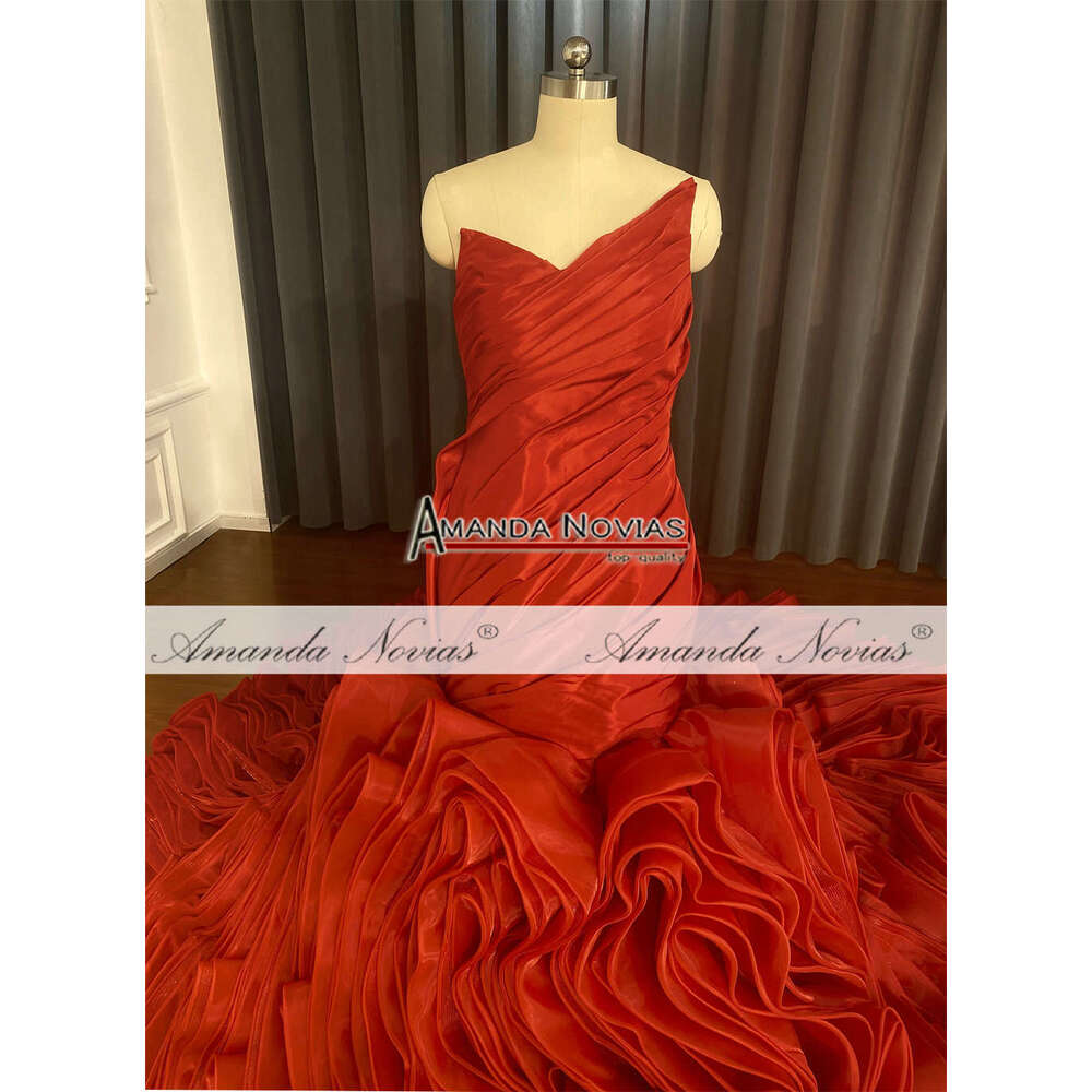 Simple Red Stain Long Train Wedding Dress