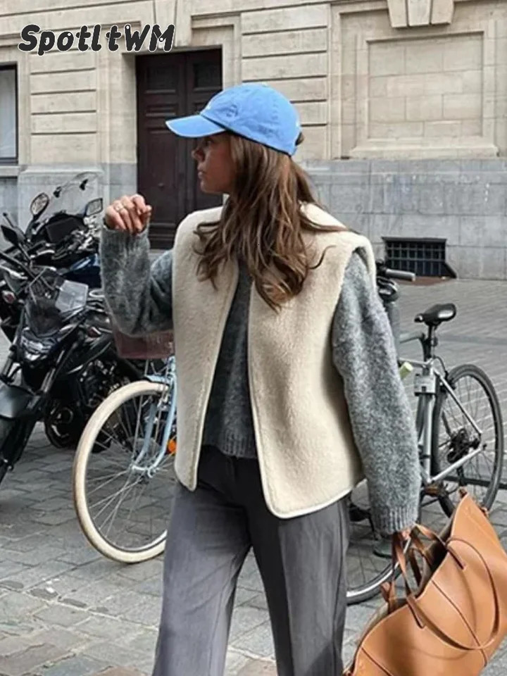 Womens Elegant Solid Lamb Wool Vest Cardigan Fashion Casual V-neck Sleeveless Waistcoat 2024 Autumn Lady High Street Outerwear 241008