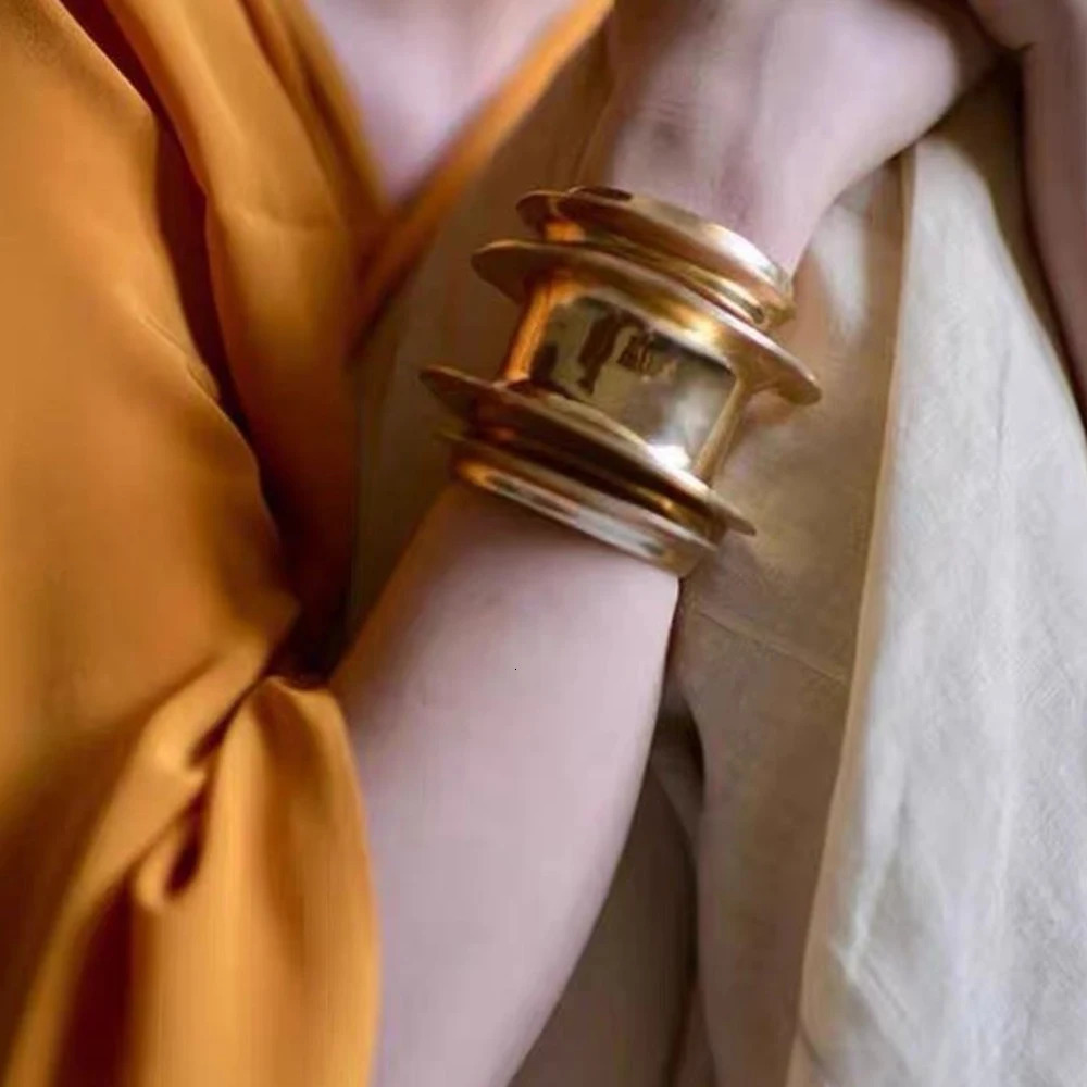 Reines gold silver smooth simple open circular bracelet irregular personalized n high-quality gifts for women wedding jewelry 241007