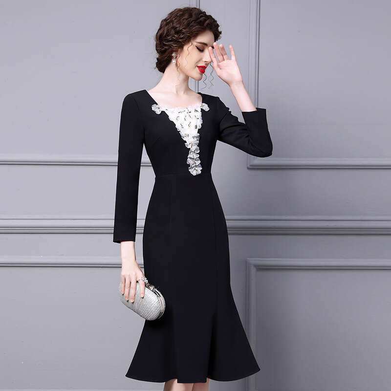 Black Dress for Women Autumn 2024 New Base Matching Coat Flower Nail Bead Medium Long Tail Skirt