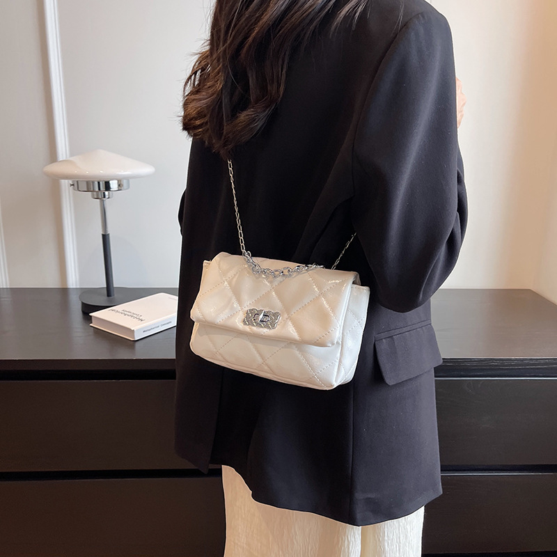 This year's popular small for women, new fashionable women's crossbody bags, simple and casual shoulder bags