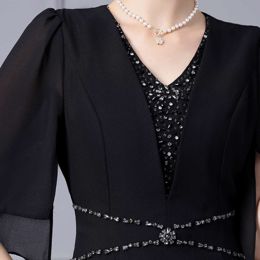 Diamond Set Noble Charm Dress 2024 New Summer Formal Occasion Black Slimming V-neck Hip Wrapping Skirt
