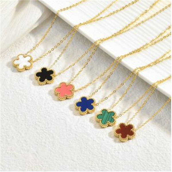 Temperament Hot Selling Natural Stone Plant Five Leaf Flower Plum Blossom Pendant Necklace For Women Cute Luxury Clover