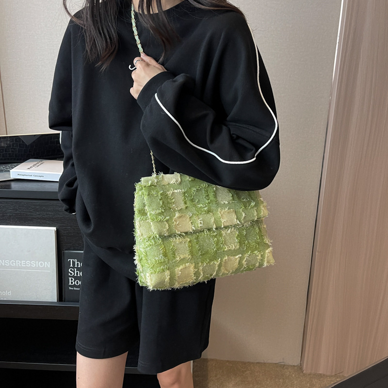 Large capacity fashionable niche design version tote for women new canvas college shoulder bag