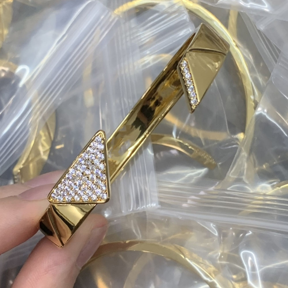Designer High Quality Triangle Bracelet Designer 18K Gold Cool Bracelet Designer Classic Never Fade Bracelet Wedding Party Enhance Charm