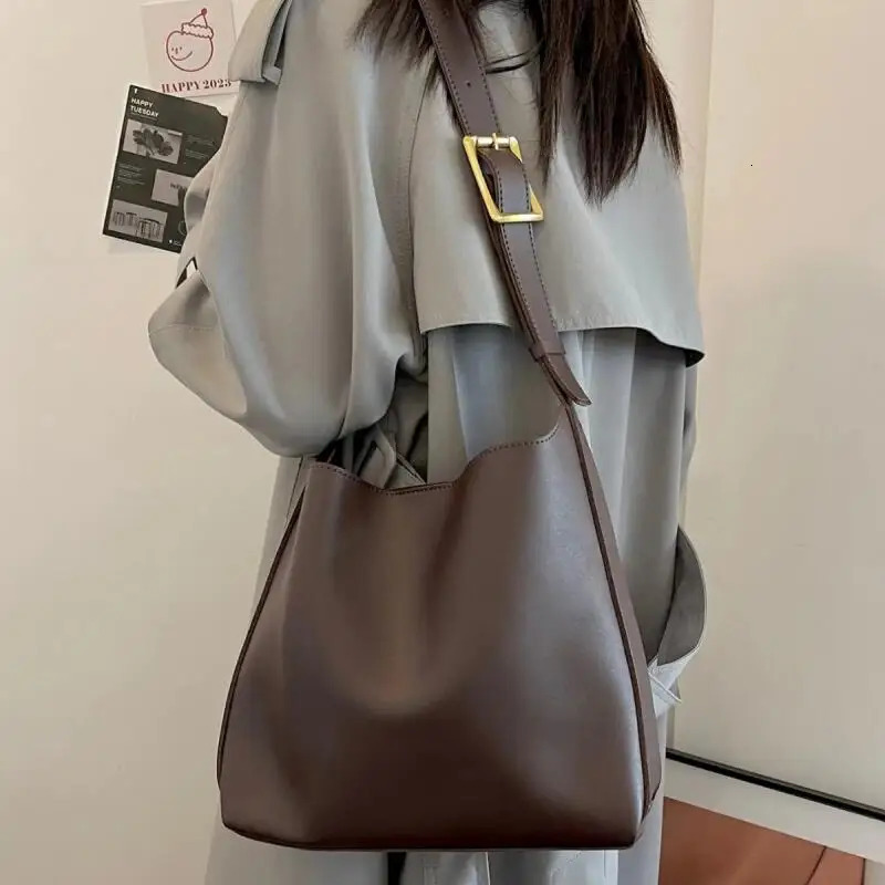 Fashion Bucket Bag Shoulder Bags PU Waterproof Korean Version Handheld Leisure Versatile High Capacity Crossbody 241011