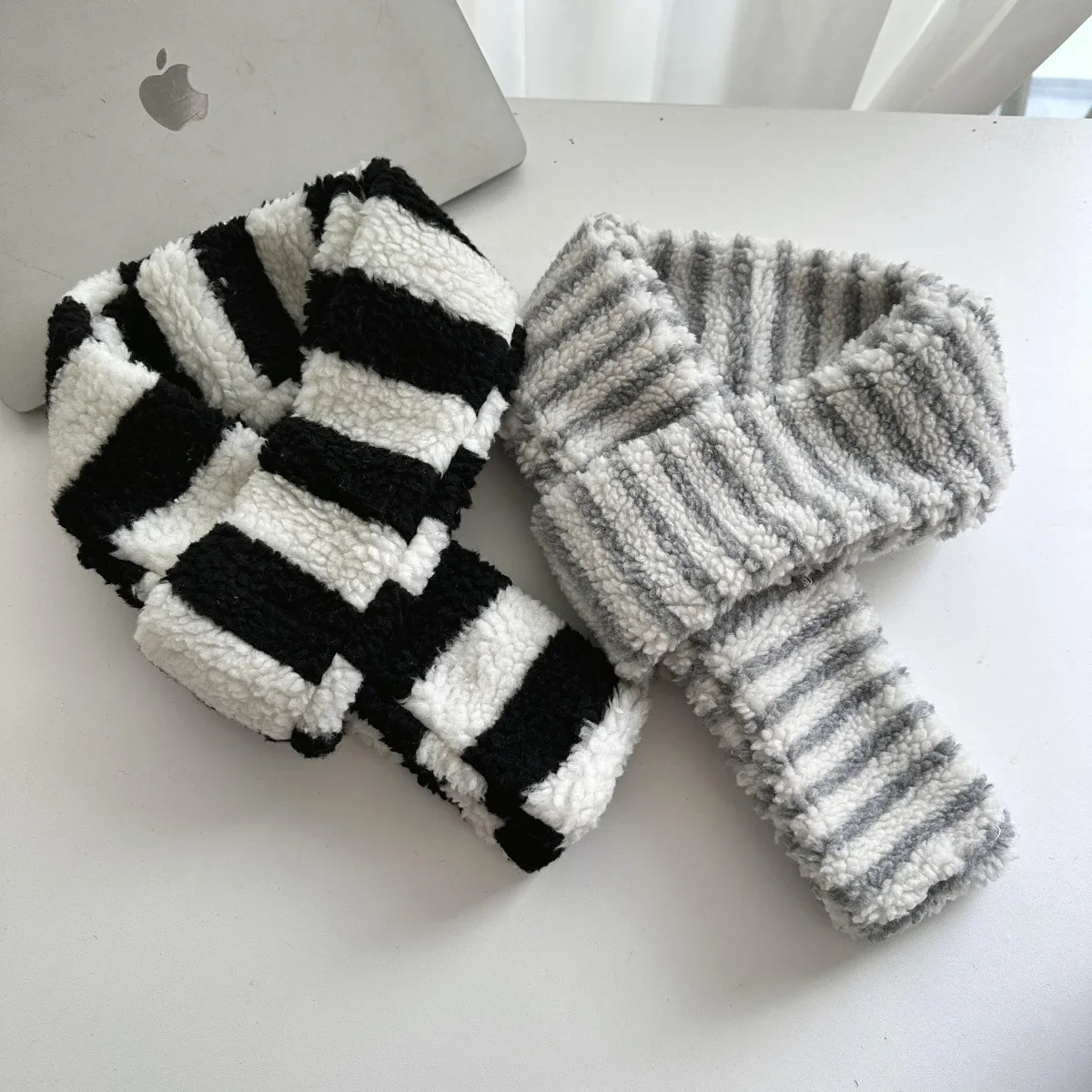 Y2K colored cashmere striped scarf for women cute winter plush warm necklace Japanese childrens scarf couple thick packaging 241007
