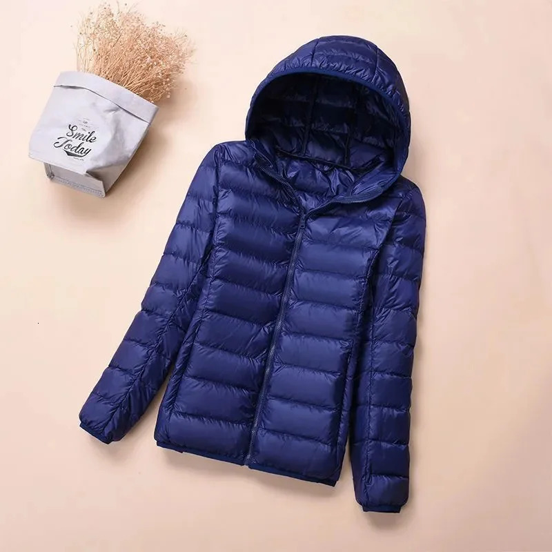 Down Jacket Womens Short Autumn Winter Parkas StandUP Collar Hooded Warm Cotton Padded Coat Large Size Outcoat Ladies Tops 240930