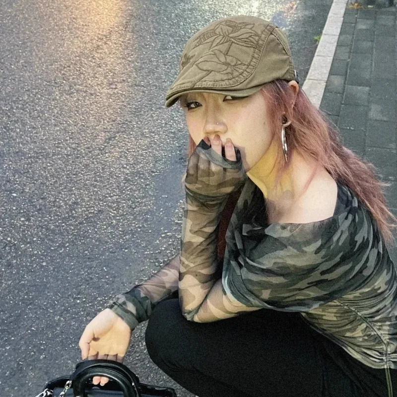 Niche British Retro Y2k Lotus Embroidery Forward Hat Men and Women Big Head Spring and Autumn Sunshade Duckbill Beret Cap 241009