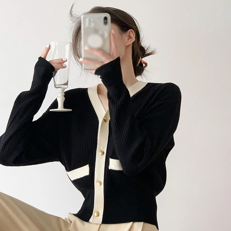 Autumn Winter Contrast Colors V Neck Single Breasted Fashion Temperament Gentle Style Knitted Sweater Korean Cardigan 241009