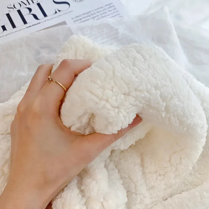 Cute Winter Womens Plush Scarf Soft Punched Scarf Solid Color Collar Cartoon Bear Girl Collar Warm Something 241007