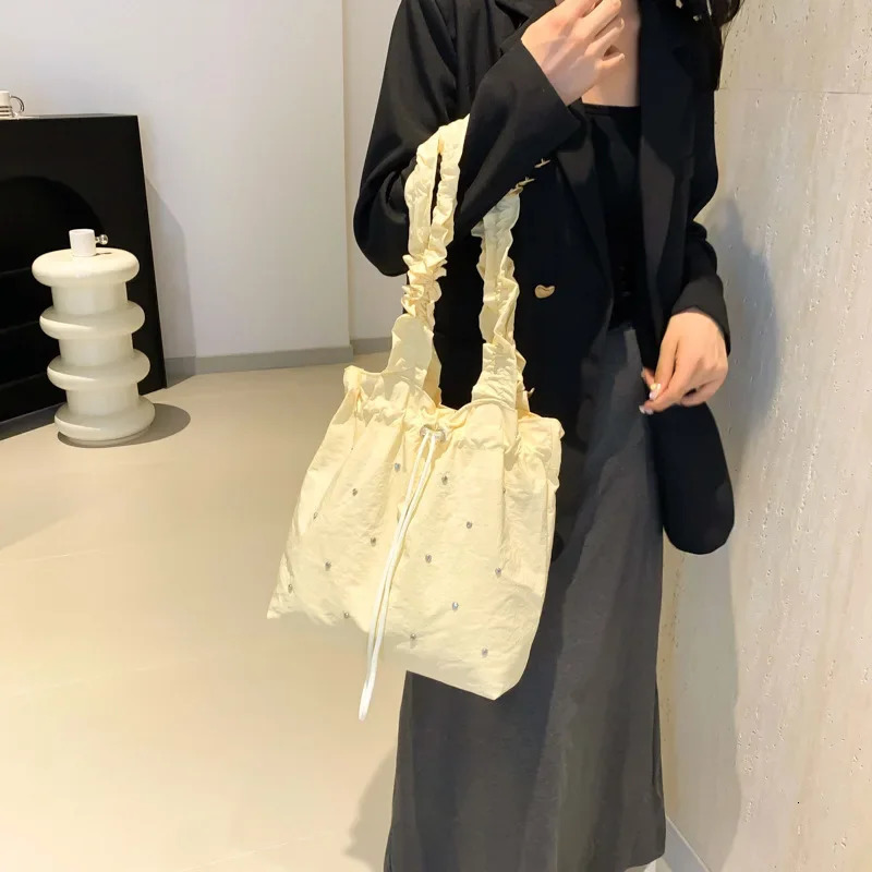 Small transparent literary canvas bag for womens summer trend Korean pleated handbag paradigm large capacity bag 241008