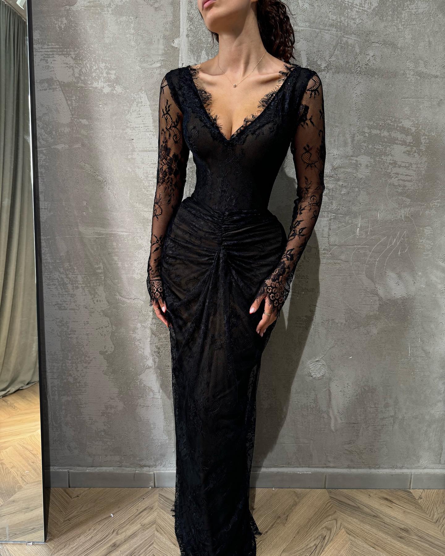 Sexy Black Lace Prom Dress V Neck Illusion Long Sleeves Evening Elegant Pleats Waist Dresses For Special Ocns Party Gowns 6660311
