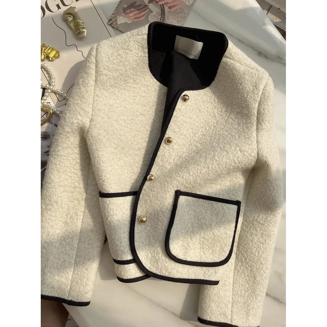 Autumn Elegant Beautiful y White Jacket for Women Highend Fashionable Top Suitable with Buttons and Pockets 241011