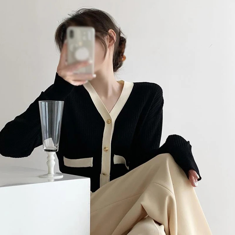 Autumn Winter Contrast Colors V Neck Single Breasted Fashion Temperament Gentle Style Knitted Sweater Korean Cardigan 241009