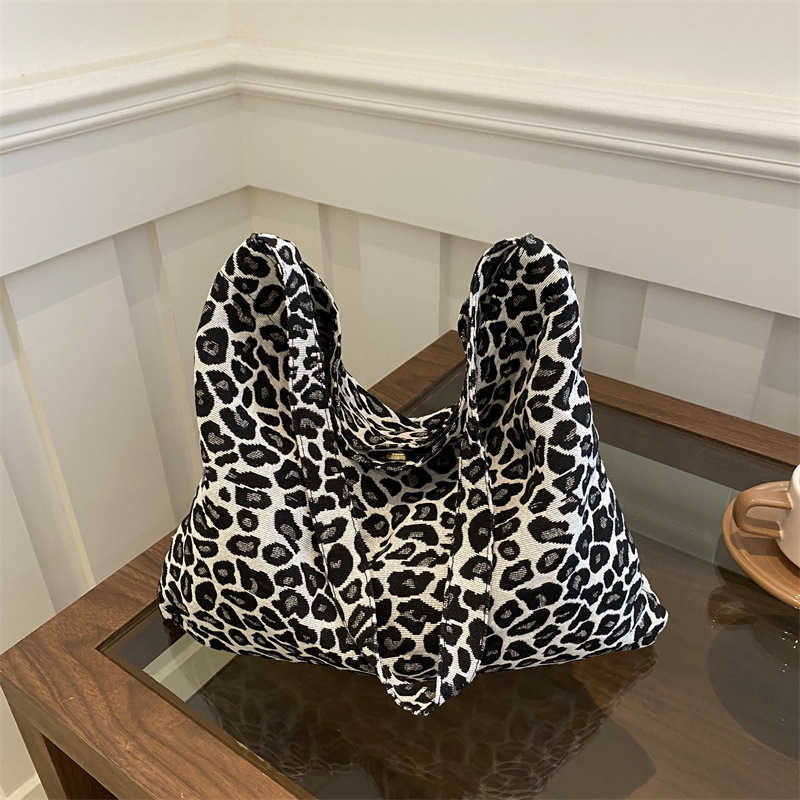 CMM Large Capacity Leopard Print Bag Womens Bag New Trendy and Fashion Texture Single Shoulder Armpit Bag Stylish Backpack Women