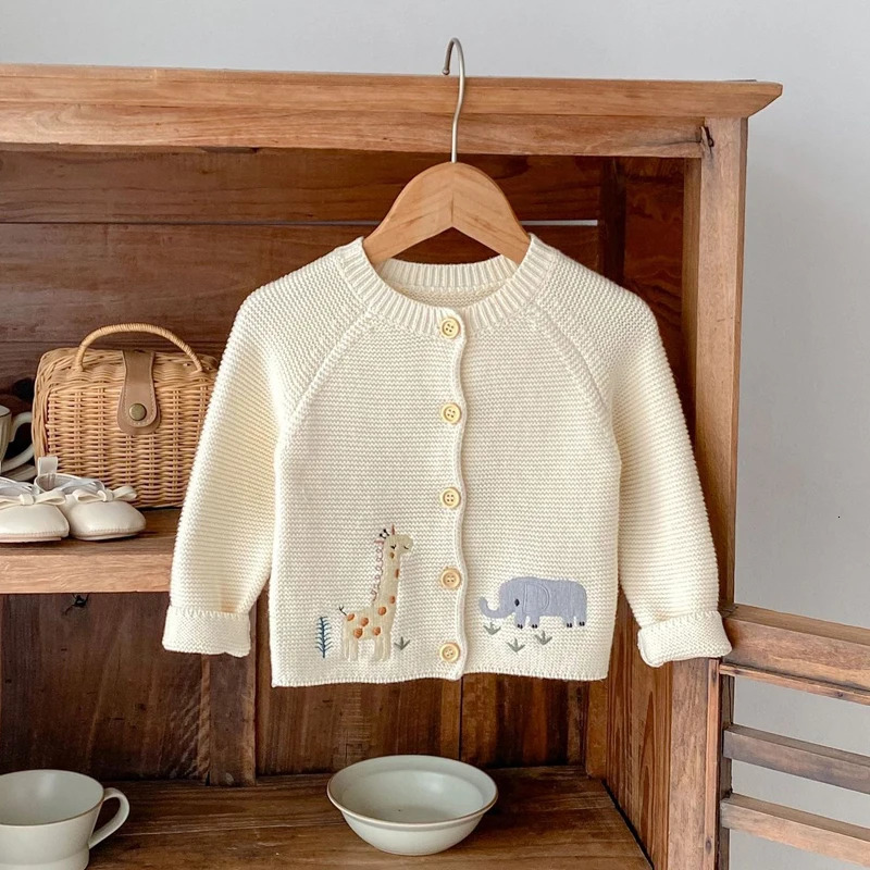 autumn clothing for babies aged 0-3 suitable for both boys and girls featuring cute and fun embroidered round neck sweaters and knitted cardigans 2410