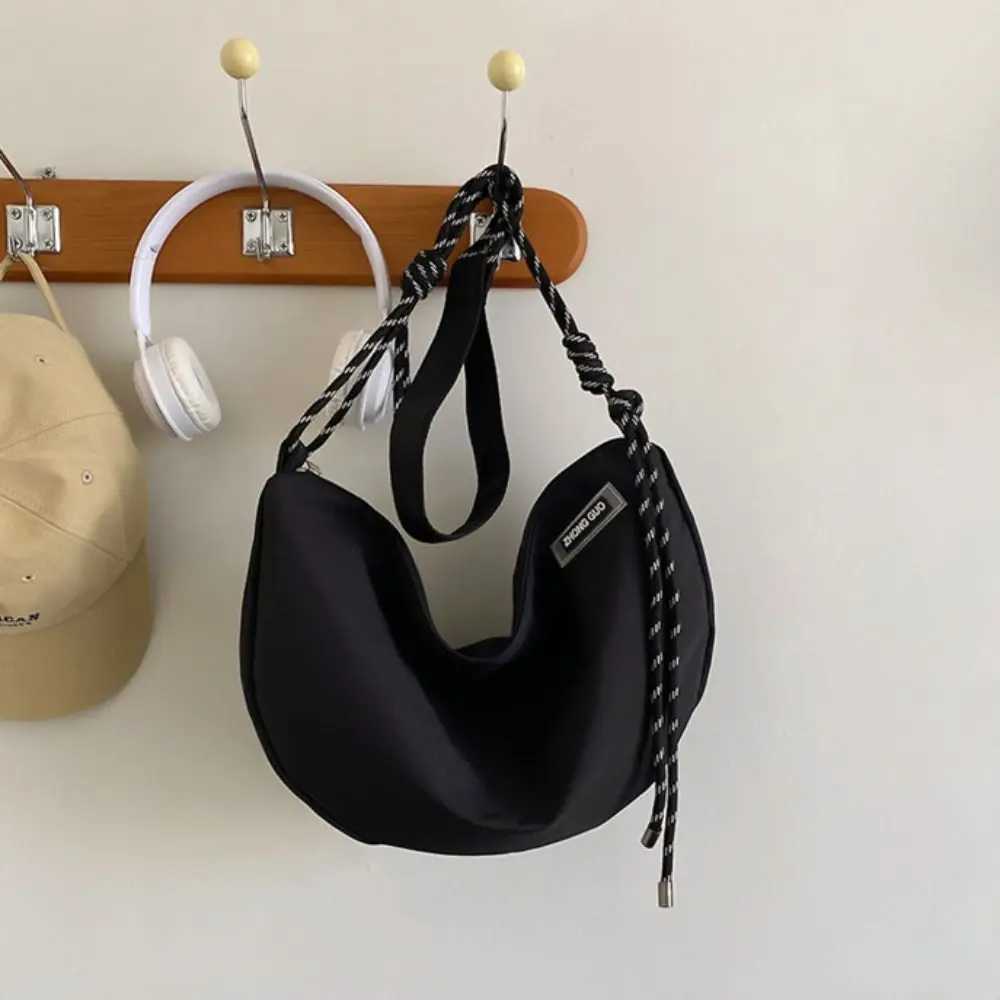 Half moon shaped nylon cross body bag solid color zipper garbage bag large capacity handbag sports messenger bag M241014
