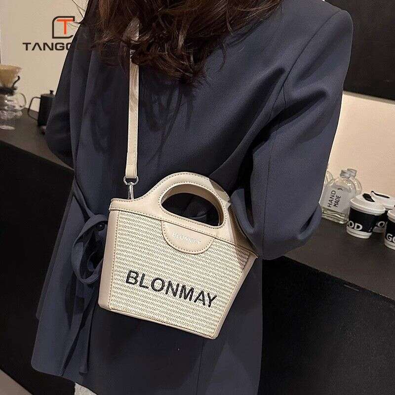 Tang Cool's niche design casual women's new lightweight crossbody bag, fashionable grass woven handbag, shoulder bag