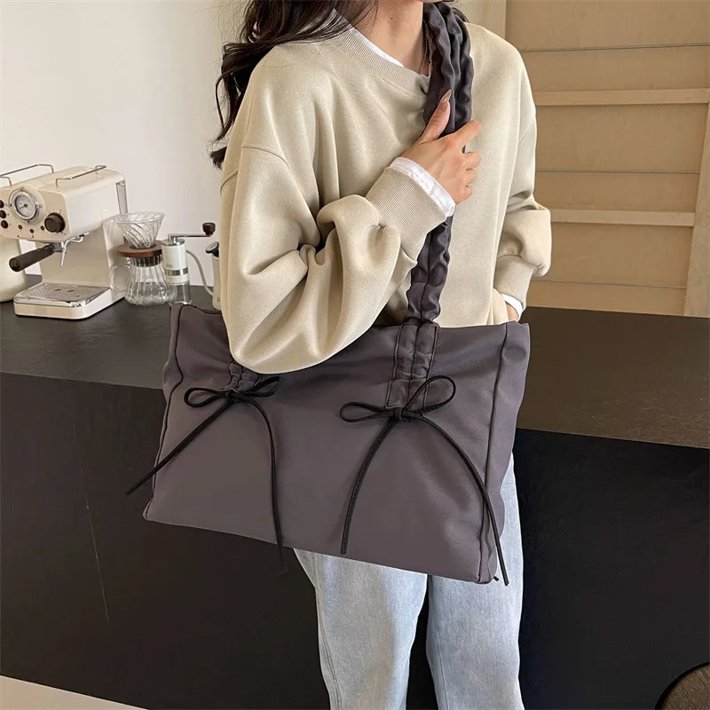 Fashion Box Straw Women Handbags Wicker Woven Shoulder Crossbody Bags Chic Lock Pu Summer Beach Rattan Small Flap 241011