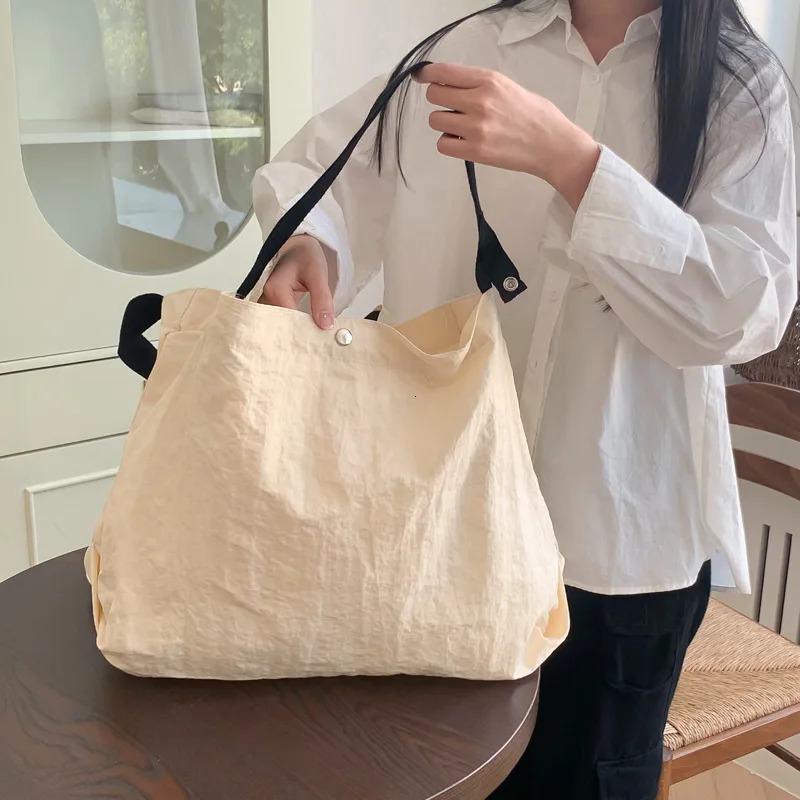 Korean womens canvas shoulder bag nylon womens handbag spring/summer big cloth shopping bag simple fabric Bolsas 241008