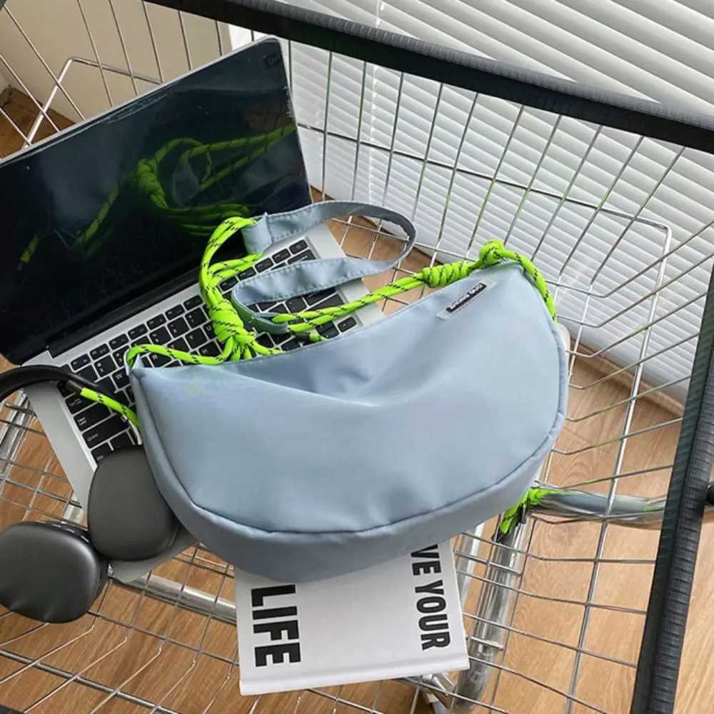 Half moon shaped nylon cross body bag solid color zipper garbage bag large capacity handbag sports messenger bag M241014