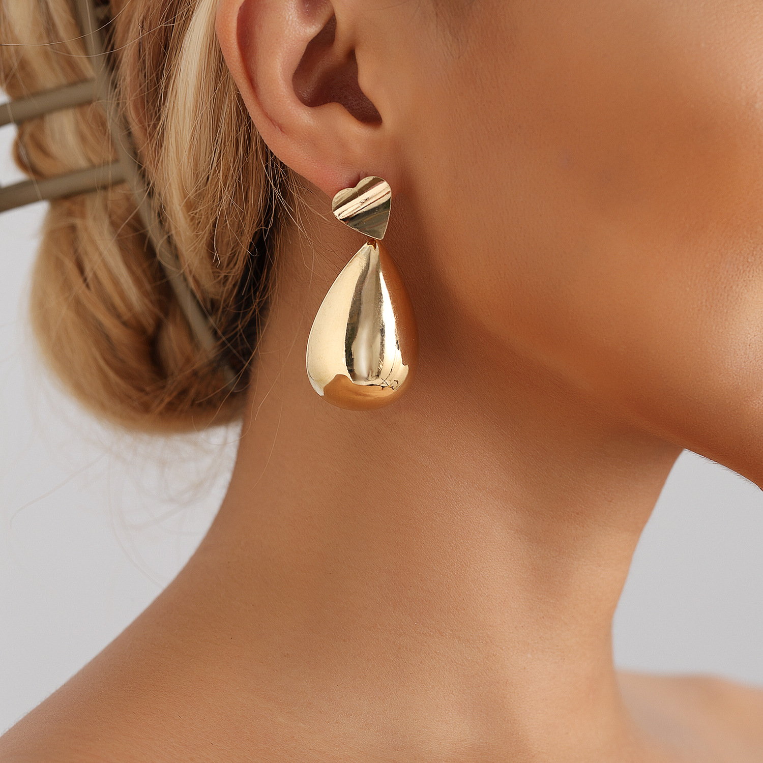 Minimalist Shiny Heart Drop Metal Earrings for Women - Geometric Style Fashion Accessory Gold Plated Zinc Alloy Dangle Earrings Jewelry 2025 New In Dr