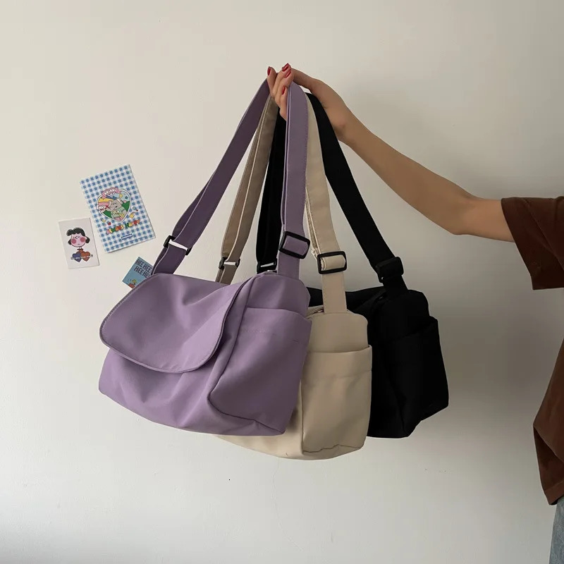 Korean fashion canvas womens handbag shoulder bag nylon womens messenger bag waterproof large capacity travel handbag 241008