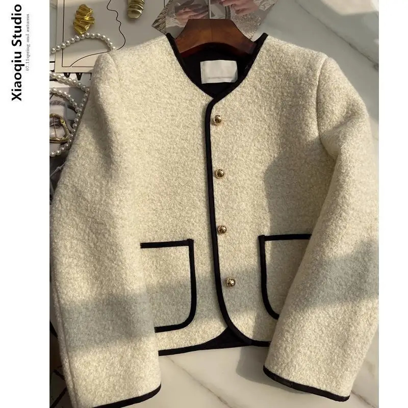 Autumn Elegant Beautiful y White Jacket for Women Highend Fashionable Top Suitable with Buttons and Pockets 241011