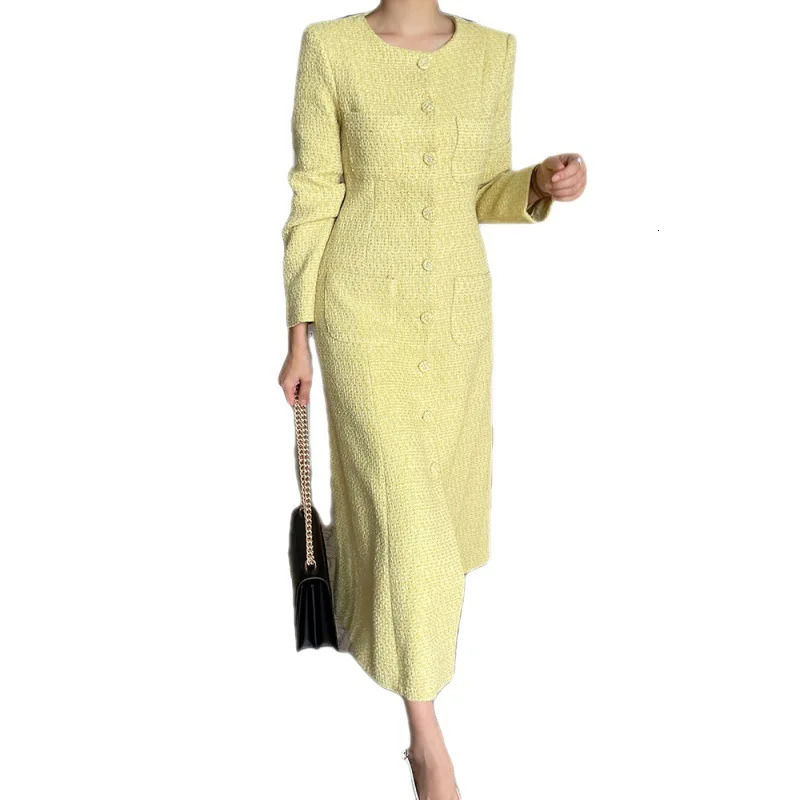 Womens French small perfume round neck fashionable hair high-quality long sleeve vintage tweed South Korea Midi dress 241011