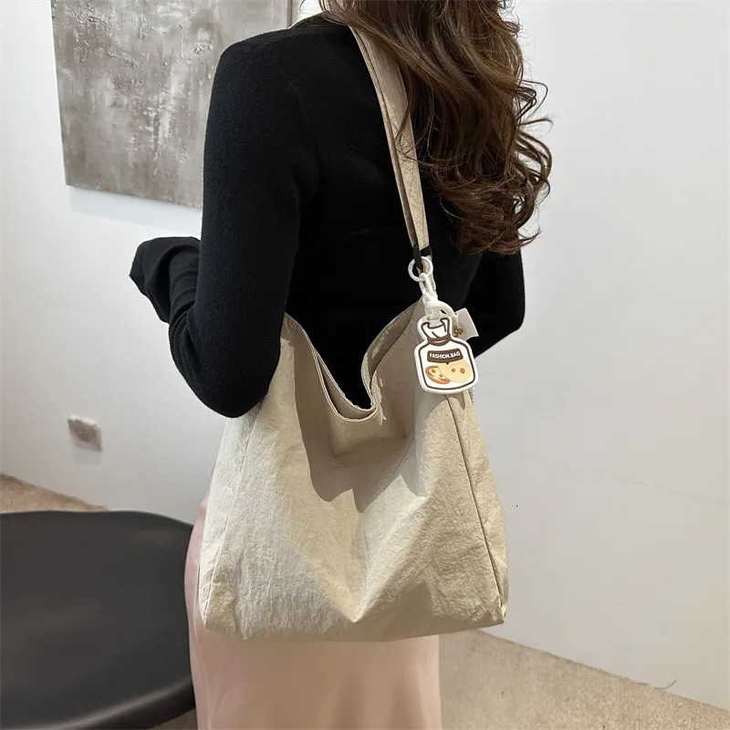 Korean version Ins literary canvas bag for womens summer fashion casual handbag niche trend messenger bag 241008
