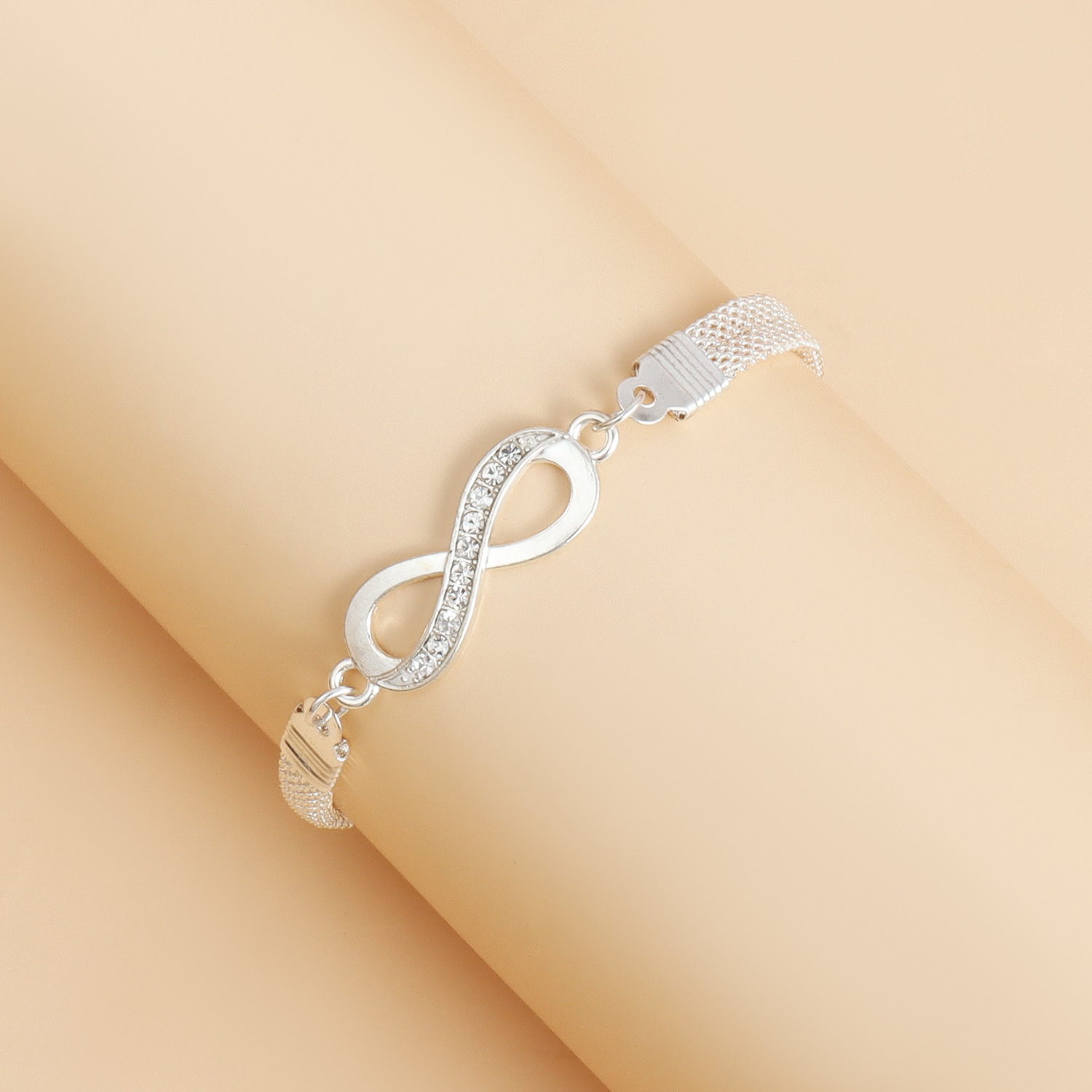 Vintage Simple Lucky '8' Bracelet for Women Creative Design Crystal Silver Plated Women's Bracelet Stainless Steel 2025 Jewelry Party B