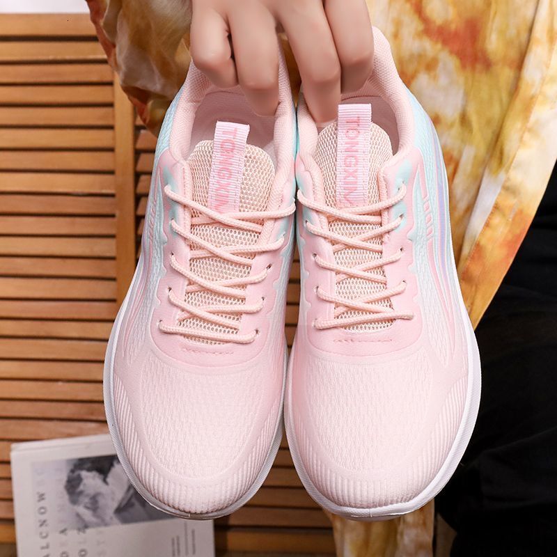 2024 new designer shoe brand autumn and winter new ultra light sports shoes breathable shock-absorbing soft sole lightweight running women's shoe