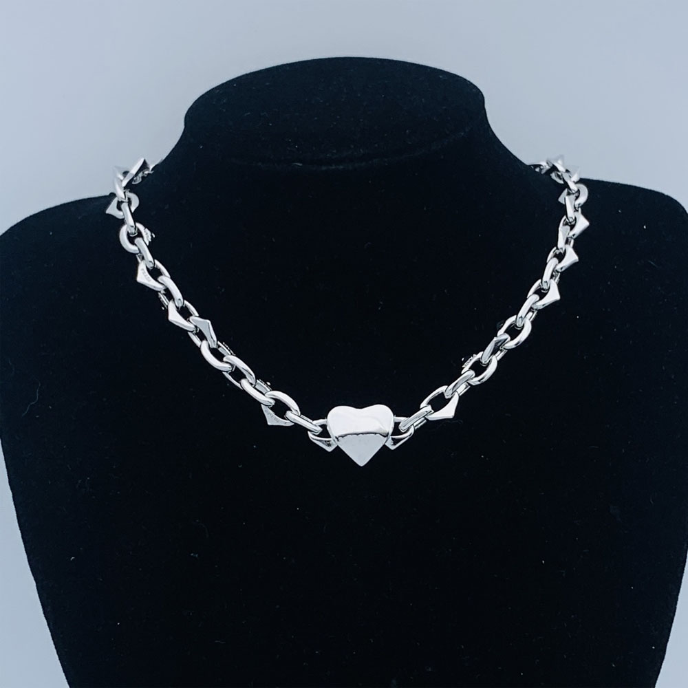 Exaggerated and high-profile style triangle necklace designer innovative pendant necklace fashionable high-end pendant necklace wedding part