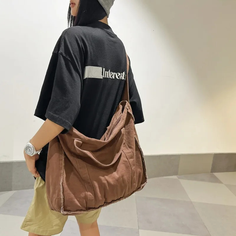 Japanese retro canvas bag large capacity student leisure class handbag light literature commuting handbag 241008