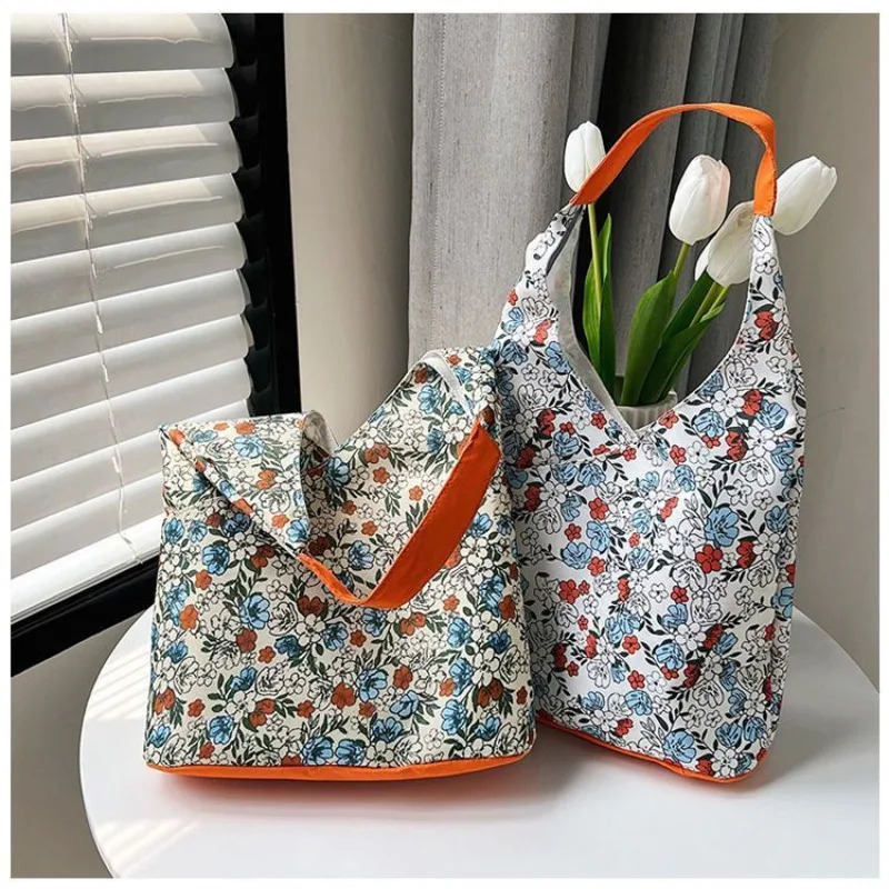 Japanese Hong Kong style floral shoulder high-value retro handbag Korean floral canvas bag 241008