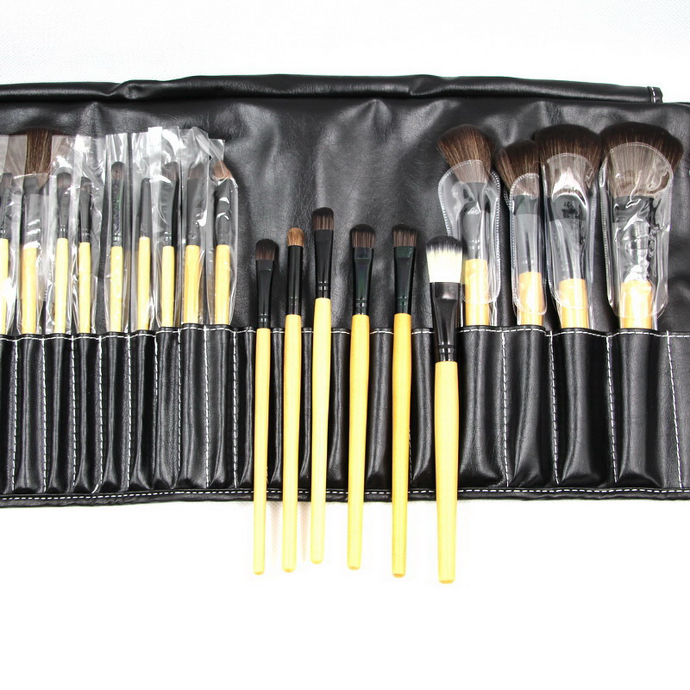 Makeup Brush Set Professional 32 Piece Wooden Handle with Assorted Cosmetics Tools for Beginners & Professionals