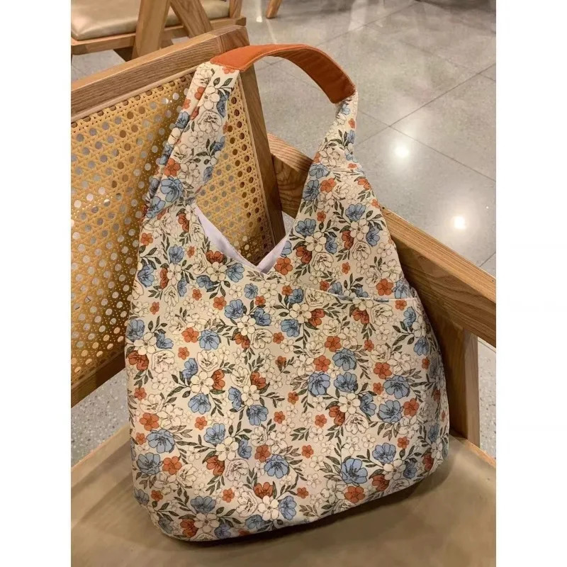 Japanese Hong Kong style floral shoulder high-value retro handbag Korean floral canvas bag 241008