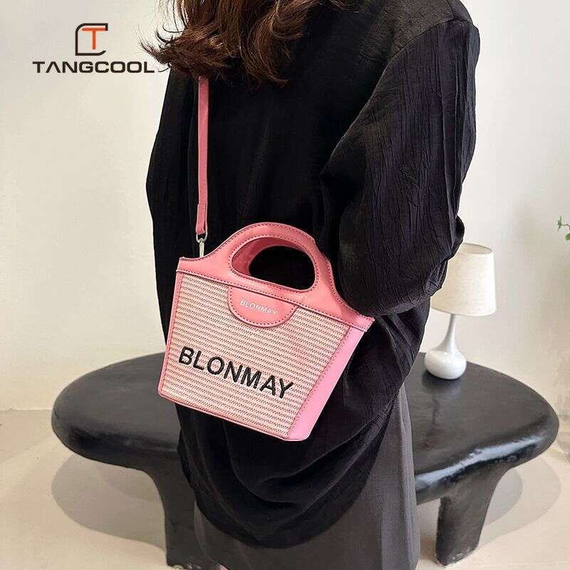Tang Cool's niche design casual women's new lightweight crossbody bag, fashionable grass woven handbag, shoulder bag
