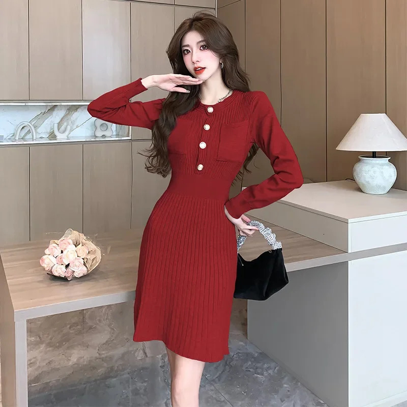 Elegant French style tweed dress autumn/winter Socialite long sleeved knitted waist suitable for women to lose weight fold and ski 241011