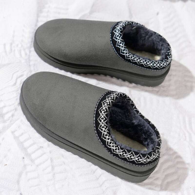 Snow Boots 2024 Winter New Cashmere Warm Flat Soles Without Heel-covered Hair Half Slipper Cotton Shoes for Women Q120