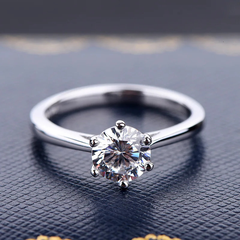 Ring Womens Trend 1 Mosaic Card Engagement Ring 925 Silver 18K White Gold Exquisite Jewelry 241007