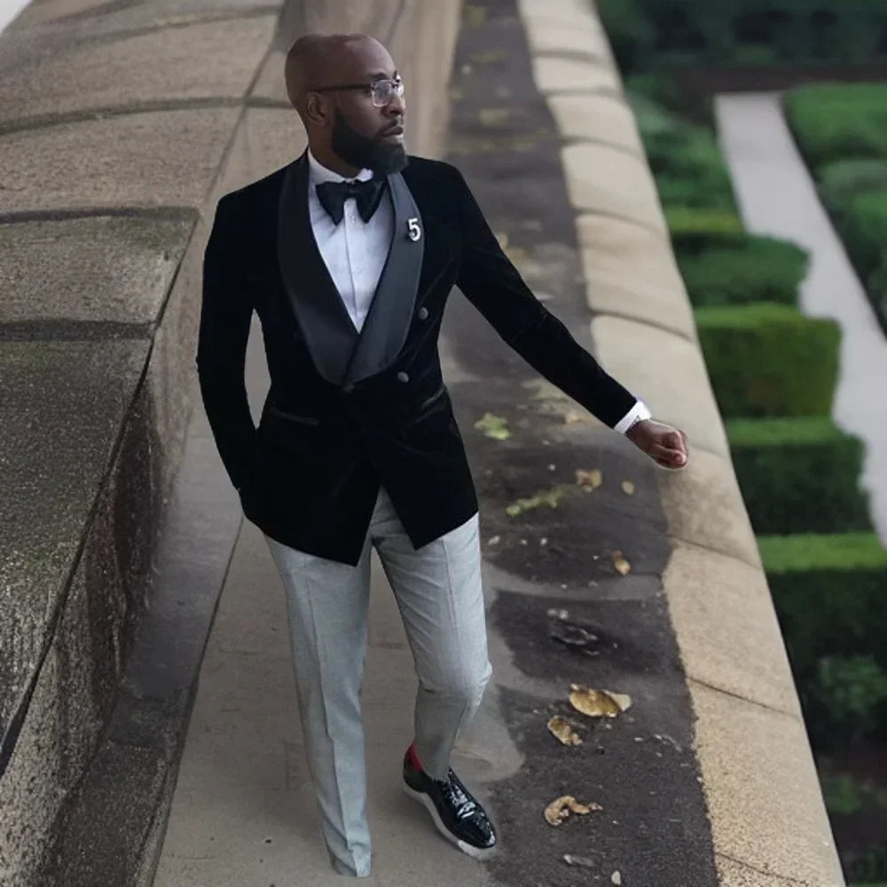 African Men's Suits Double Breasted 2 Pieces Shawl Lapel Velvet Groom Tuxedos For Prom Best Men Wedding Smoking Jacket With Grey Pants