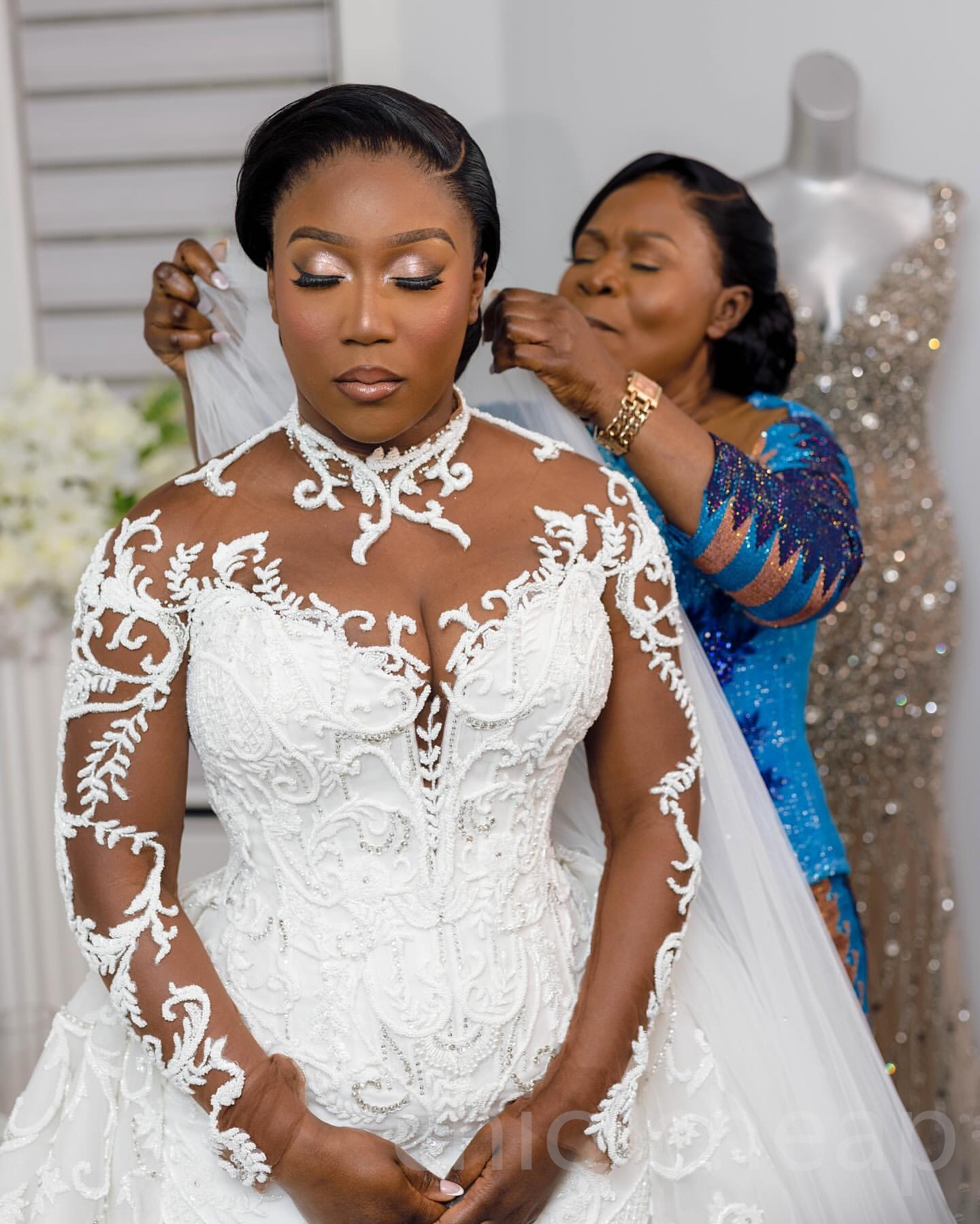 2024 Arabic Aso Ebi Plus Size White Mermaid Wedding Dresses Lace Beaded Full Sleeves Detachable Train Luxurious Bridal Gowns Dress Wd02