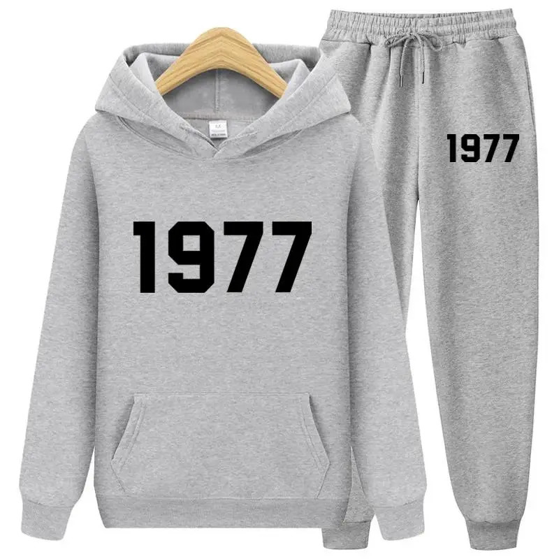 1977 Hoodie TwoPiece Sets Set Men and Women Fashion High Street Loose Fleece Autumn Winter Warm HoodiesPants 241010
