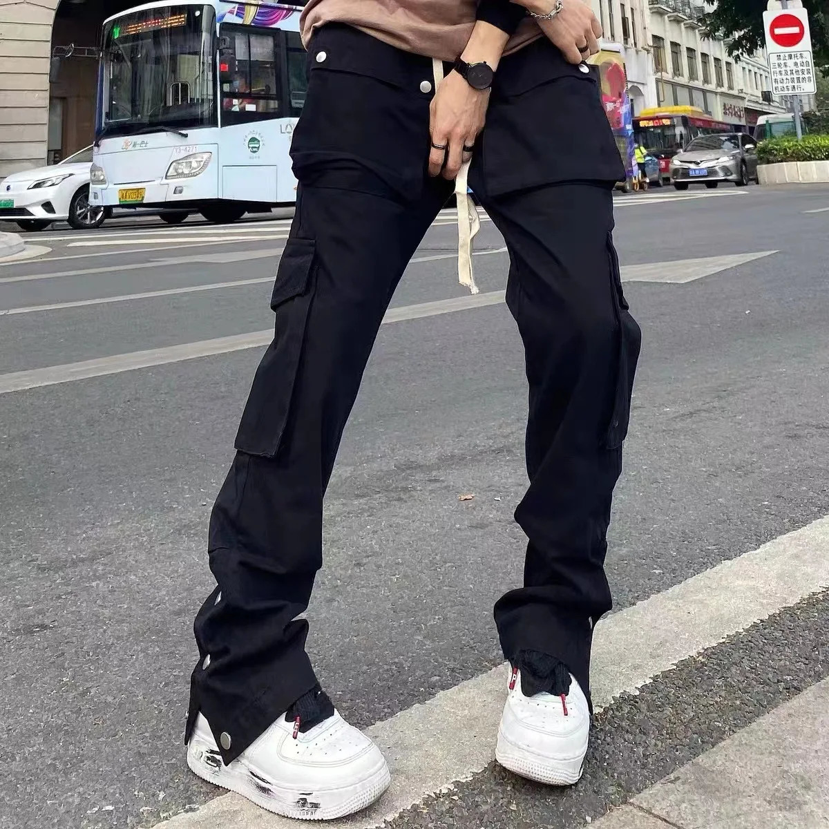 Mens multi pocket cargo pants Y2k casual technical clothing Korean street clothing jacket low waist runner Trouser Alt pocket clothing 241011